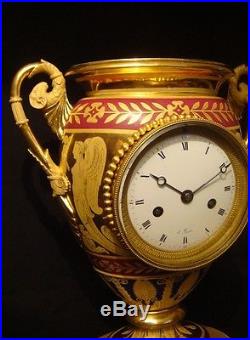 Pendule''Vase'' Empire en Porcelaine de Darte (French clock)