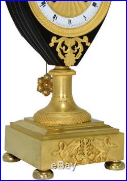 Pendule Vase. Kaminuhr Empire clock bronze horloge antique cartel