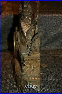 Pendule XIX ème en bronze décor oriental vierge à l'enfant