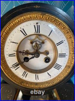 Pendule XIXème, époque Napoléon III, mouvement mercure, en marbre noir