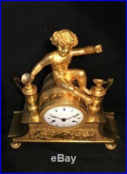 Pendule XVIIIème Siècle''Bacchus enfant'' en Bronze doré (Empire ormolu Clock)