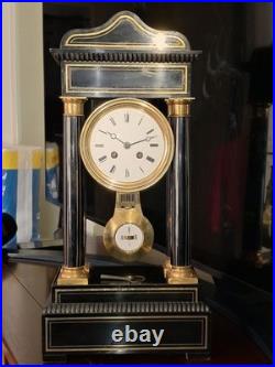 Pendule à colonnes