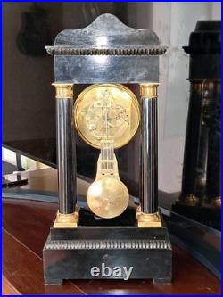 Pendule à colonnes