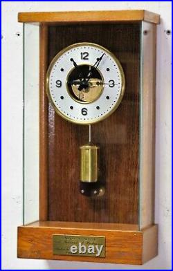 Pendule à galette années 50 ENH de CLUSES electric clock (no ato, brillié)