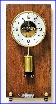Pendule à galette années 50 ENH de CLUSES electric clock (no ato, brillié)