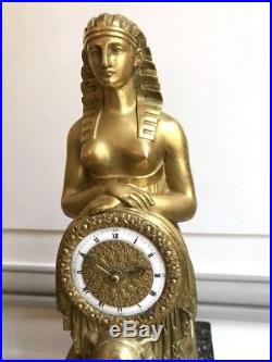 Pendule à l'égyptienne en bronze doré