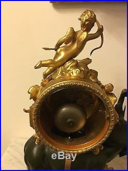 Pendule a l'éléphant en bronze doré XIXème style Louis XV