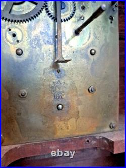 Pendule ancienne Junghans B10 (1910) acajou & laiton 44 cm à restaurer Pendule ancienne Junghans B10 (1910) acajou & laiton 44 cm à restaurer