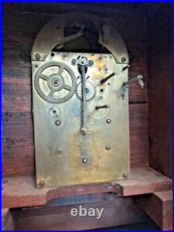 Pendule ancienne Junghans B10 (1910) acajou & laiton 44 cm à restaurer Pendule ancienne Junghans B10 (1910) acajou & laiton 44 cm à restaurer