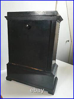 Pendule borne ancienne en bois noirci à fil carillon vers 1830-40