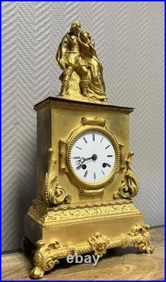 Pendule borne en bronze doré d'époque Charles X vers 1820