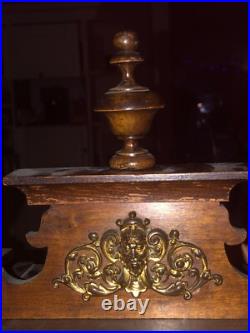 Pendule borne révisé fonctionne sonne toutes les demies heures style Henri II