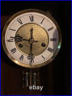 Pendule borne révisé fonctionne sonne toutes les demies heures style Henri II