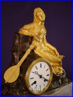 Pendule bronze doré Empire Restauration Charles X french clock uhr XIXéme