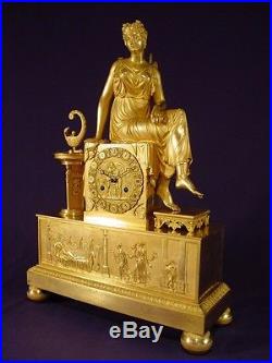 Pendule bronze doré Empire Restauration Psyché French clock Uhr XIXéme. H 50 cm