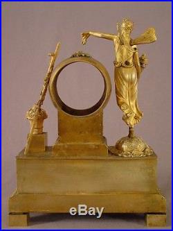 Pendule bronze doré Empire Restauration french clock uhr XIXéme