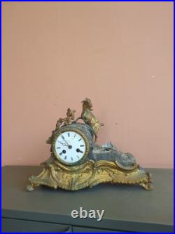 Pendule bronze doré XIXe avec chèvre mouvement à réviser style Napoléon III