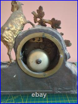 Pendule bronze doré XIXe avec chèvre mouvement à réviser style Napoléon III