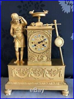 Pendule bronze doré à fil gilt bronze mantel clock