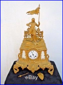 Pendule bronze dore sculpture Jeanne d'Arc d'époque Napoleon III 19ème