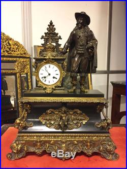 Pendule bronze et marbre Louis XIII couronne royale