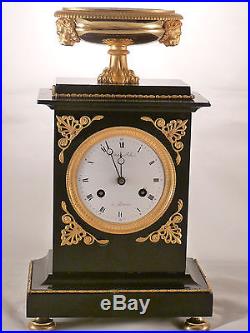Pendule d'époque restauration marbre noir et bronze doré clock uhr reloj empire