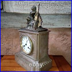 Pendule de cheminée borne XIXème marbre et bronze jeune fille Napolèon III