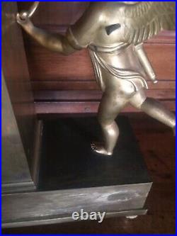 Pendule en bronze ciselé et doré, époque empire, Signé Jaques et Roy à Rouen