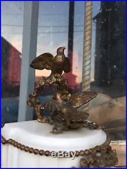 Pendule en bronze doré Et Marbre Blanc style Louis XVI Décor Oiseaux Empire XIXe