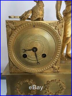 Pendule en bronze doré d'époque Empire général romain 19ème s