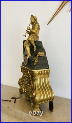 Pendule en bronze doré époque XIXe par Baullier & fils à PARIS (balancier à fil) Pendule en bronze doré époque XIXe par Baullier & fils à PARIS (balancier à fil)