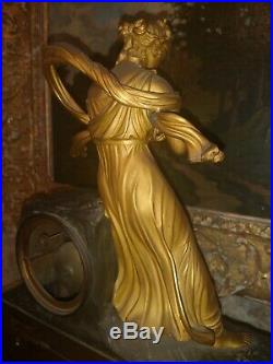 Pendule en bronze doré et patiné d'époque Empire Pandore