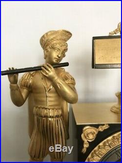 Pendule en bronze doré les troubadours XIX° siècle