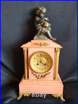 Pendule en marbre rose, forme temple & putti astronome bronze doré/patiné / XIXe
