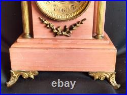 Pendule en marbre rose, forme temple & putti astronome bronze doré/patiné / XIXe