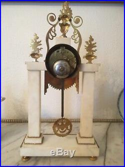 Pendule époque 18ème Louis XVI Directoire marbre blanc et bronze doré