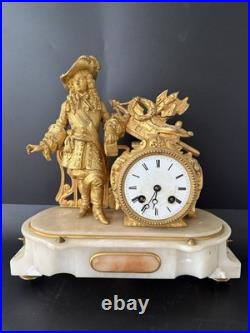 Pendule époque Napoleon III. Dorure. France Empire Pendule époque Napoleon III. Dorure. France Empire