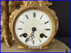 Pendule époque Napoleon III. Dorure. France Empire Pendule époque Napoleon III. Dorure. France Empire