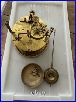 Pendule époque Napoleon III. Dorure. France Empire Pendule époque Napoleon III. Dorure. France Empire