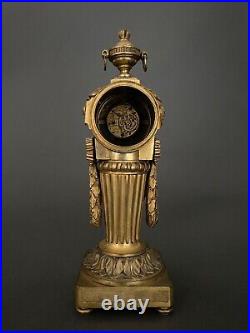Pendule époque XVIIIe en bronze doré Louis XVI cadran émail H5378