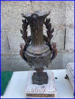 Pendule et GARNITURE DE CHEMINEE en régule marbre décor de chérubin XIXème