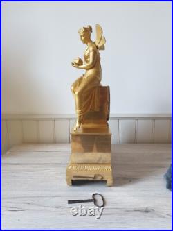 Pendule mythologique en bronze doré PSYCHE ouvrant la boite Viel Robin XIXé n545