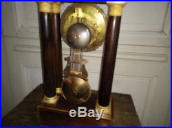 Pendule portique Charles X. Kaminuhr clock horloge antique uhren pendolo