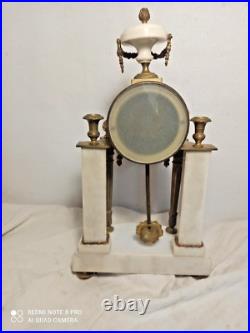 Pendule portique marbre blanc et bronze dore fonctionne sonne