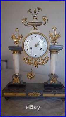 Pendule portique marbre et bronze doré epoque Louis XVI fin XVIIIème Clock