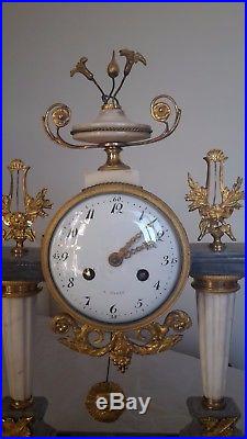 Pendule portique marbre et bronze doré epoque Louis XVI fin XVIIIème Clock