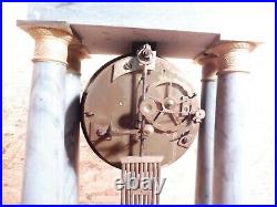 Pendule portique marbre gris1ere moitie du XIXeme suspension a couteau a reparer