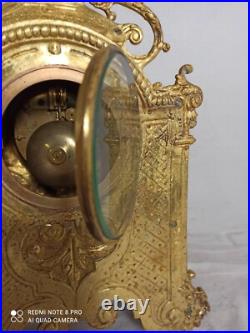 Pendule style neogothique bronze fonctionne sonne