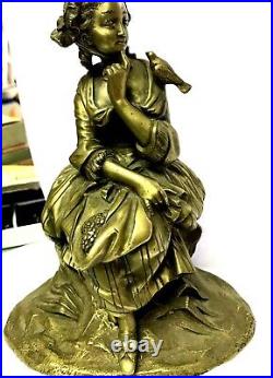 Petit Bronze de Pendule statuette La Fille Et L'oiseau Kaminuhr Brass Clock