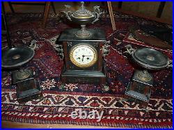 R 748 Belle Horloge en marbre Napoléon III Garniture de cheminée ancienne